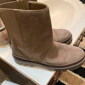 Beige Winter Boots
